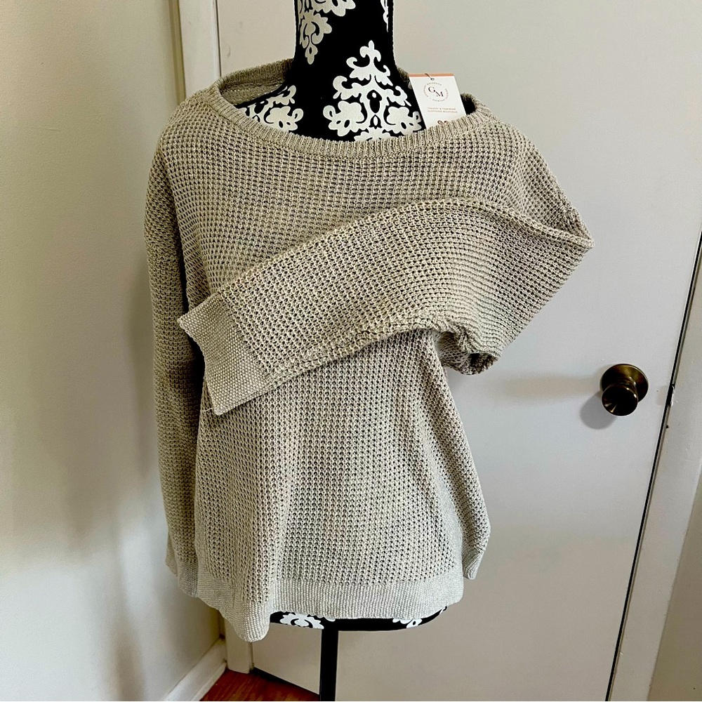 Goodnight Macaroon NWT Crew Neck Sweater (size XL)